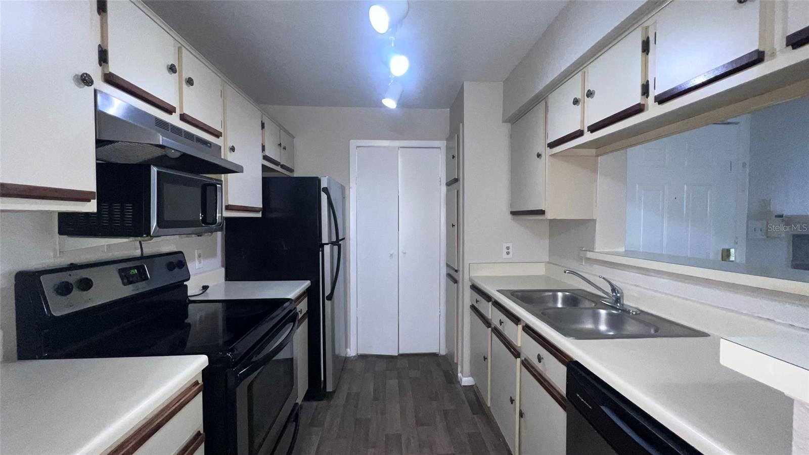 REGENCY GARDENS - Residential Lease