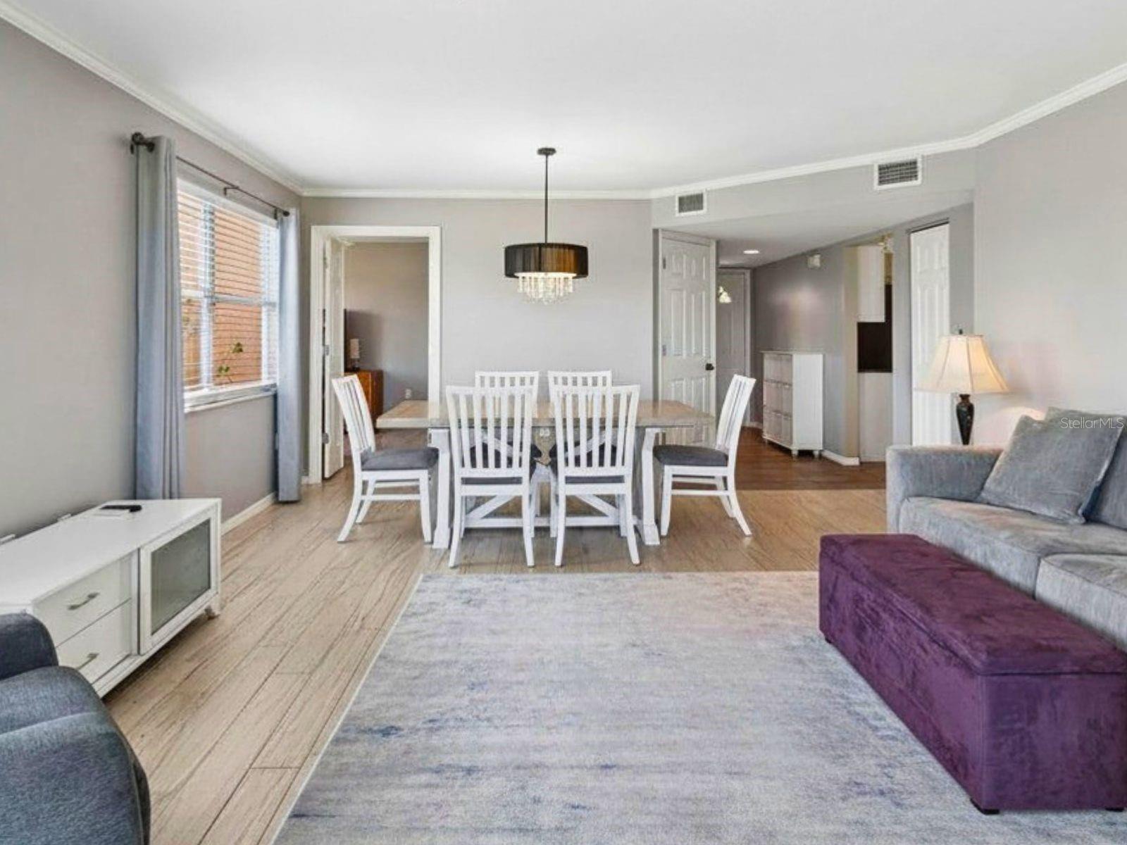 FAIRWAY PALMS - Residential