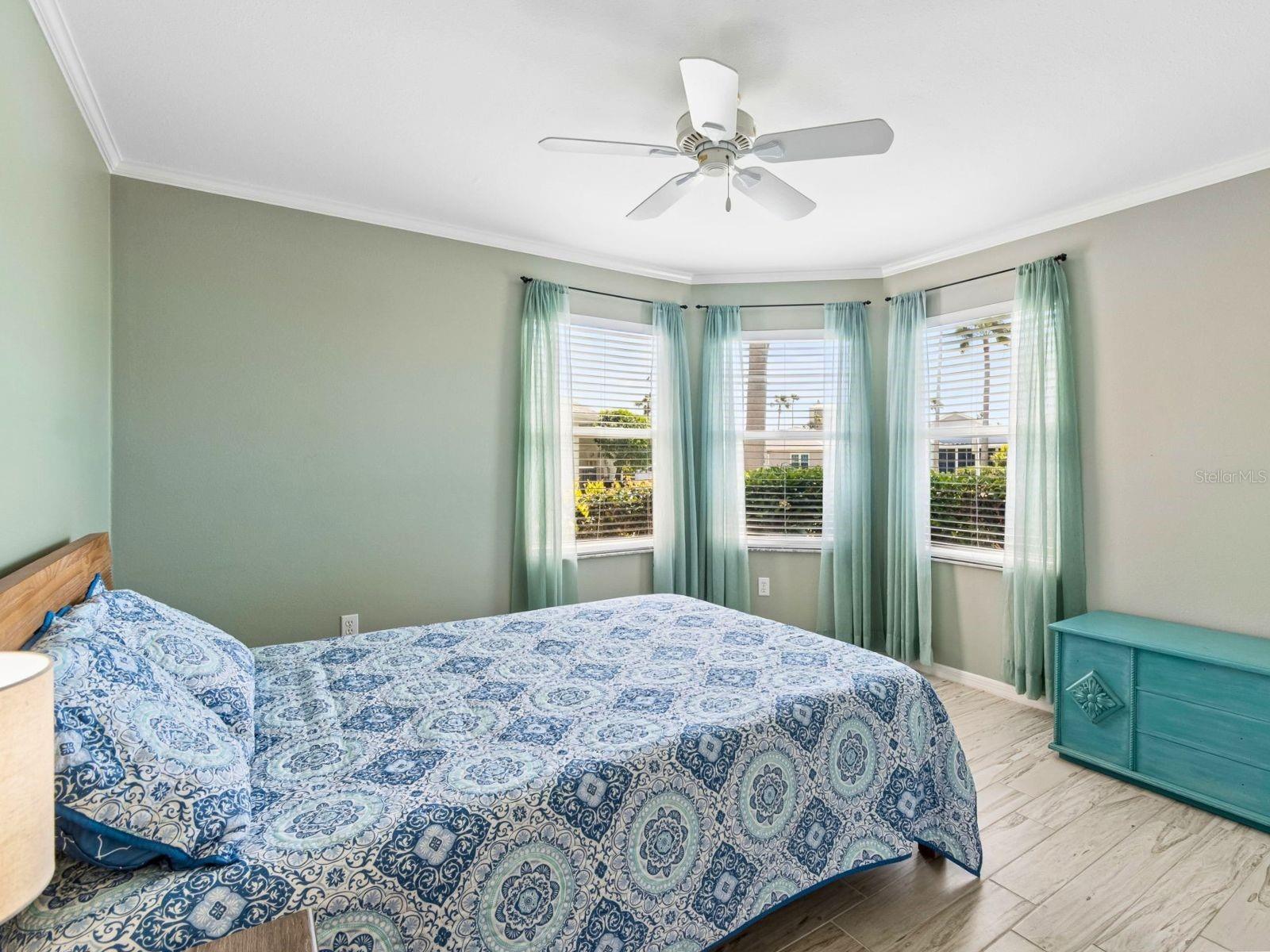 FAIRWAY PALMS - Residential