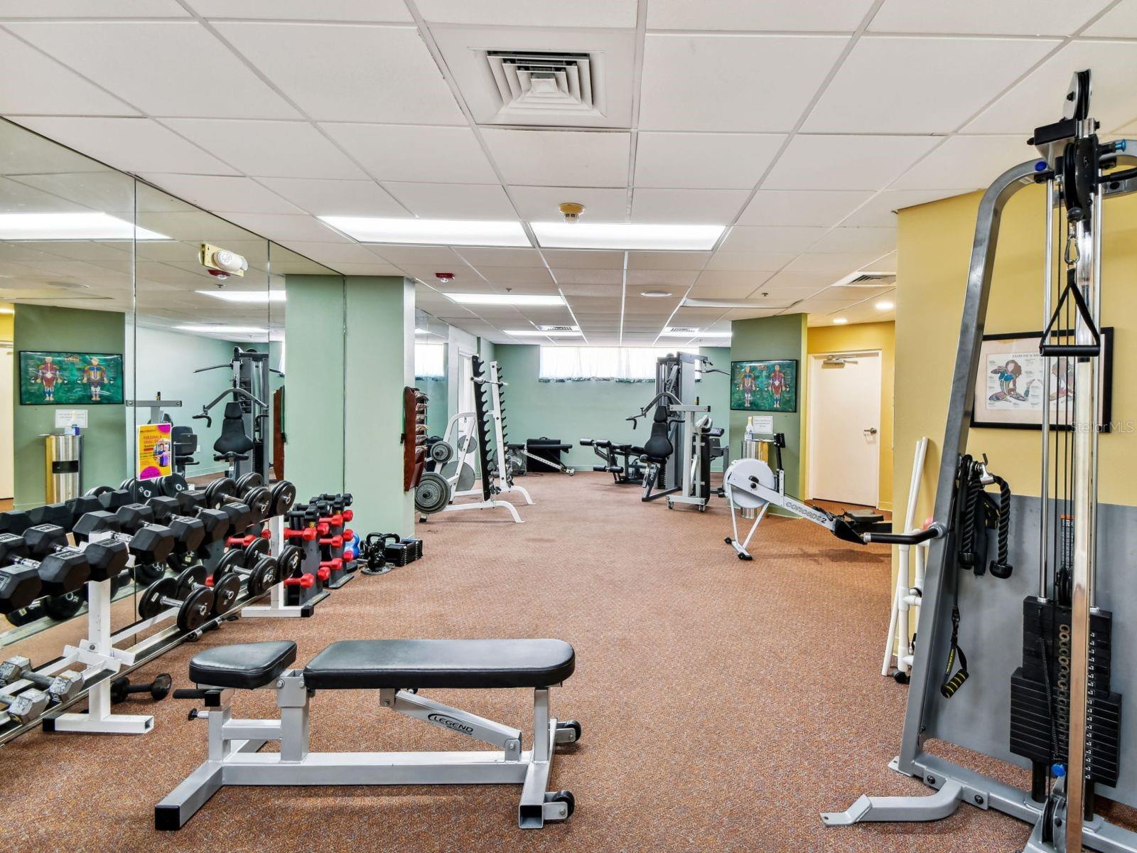 FAIRWAY PALMS - Residential