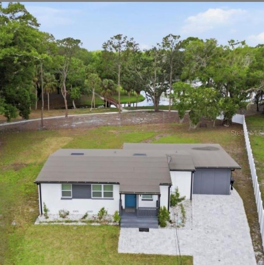 Photo of 5345 Avon Court, Orlando, FL 32807 (MLS # V4948341)