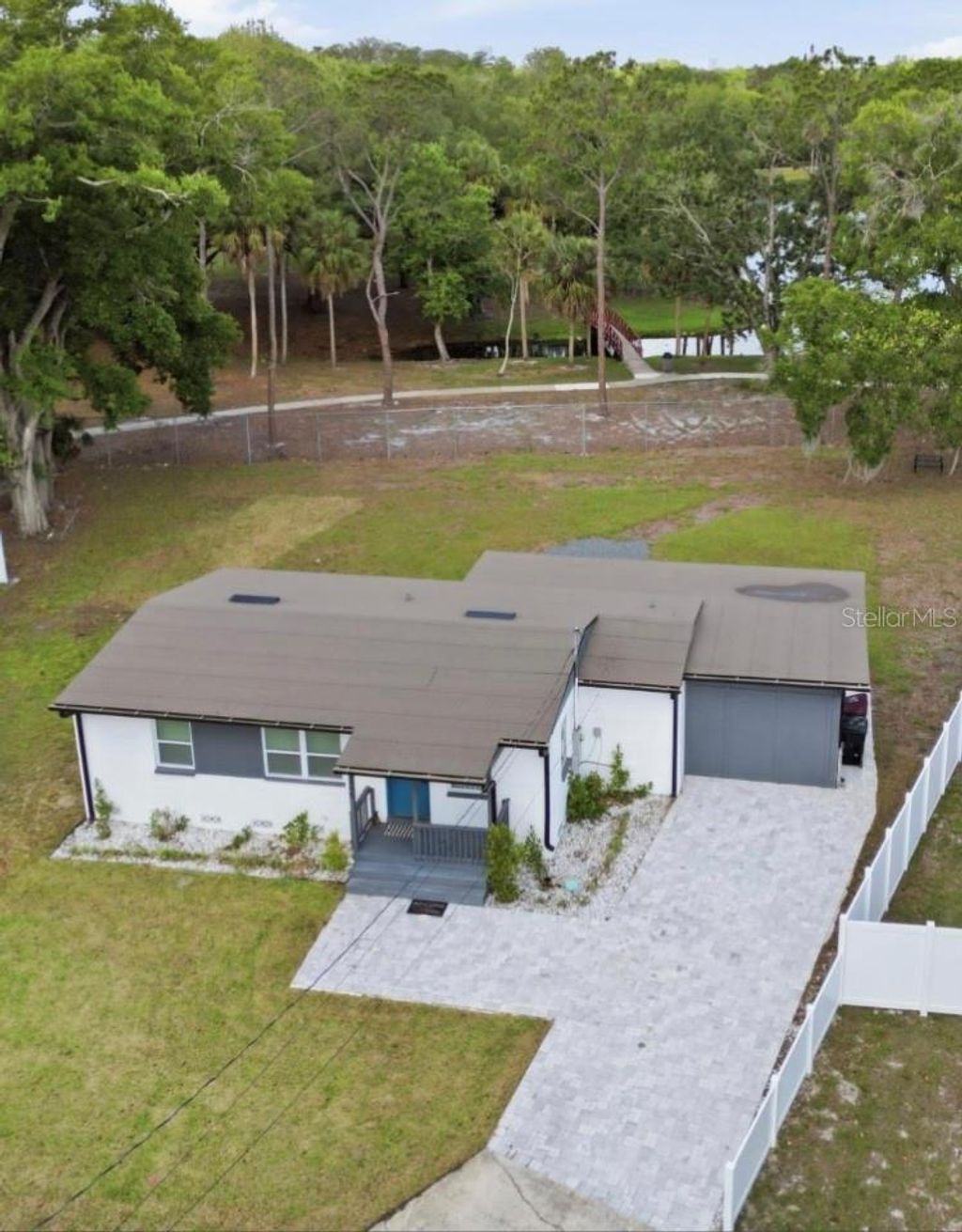 Photo of 5345 Avon Court, Orlando, FL 32807 (MLS # V4948341)