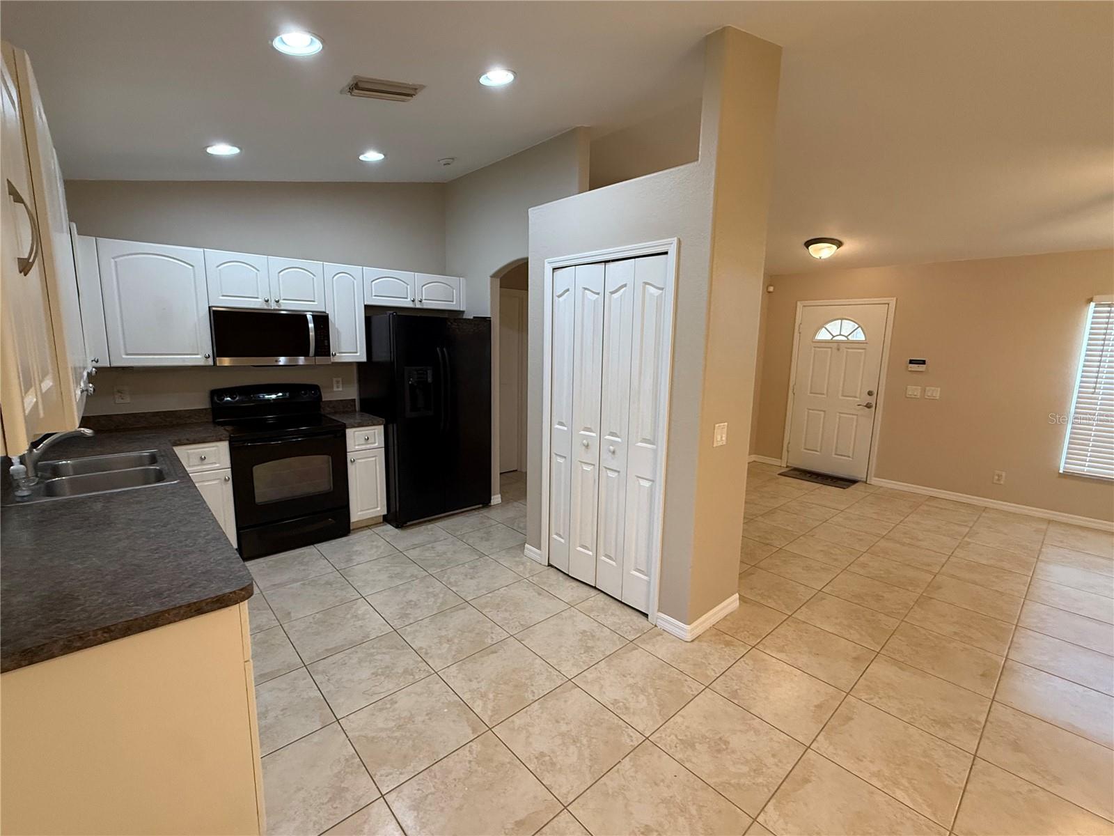 PORT CHARLOTTE SUB 05 - Residential Lease