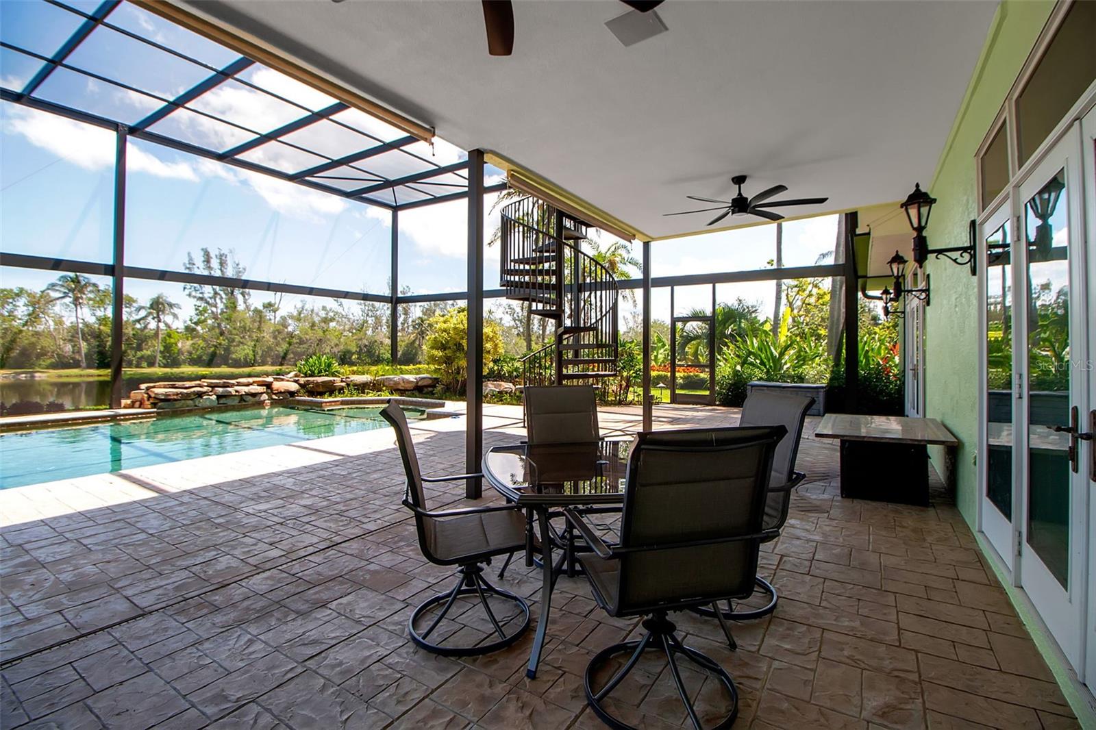 LOOP OF NORTHWEST BRADENTON - Residential