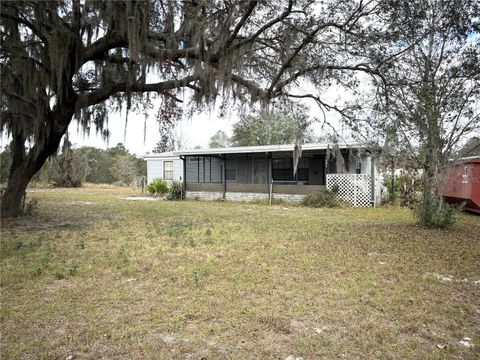 A home in LAKE WALES