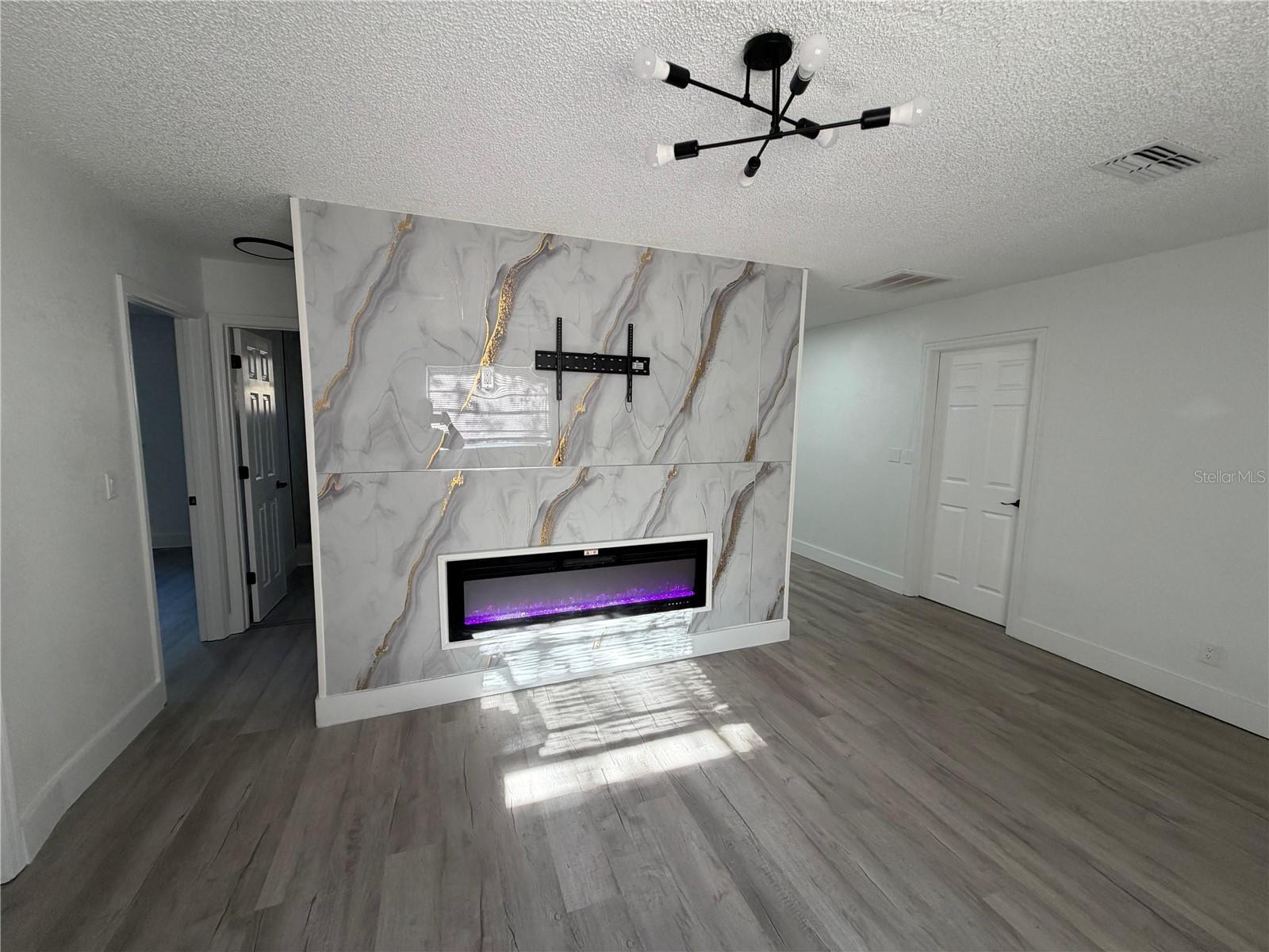 MOON LAKE - Residential