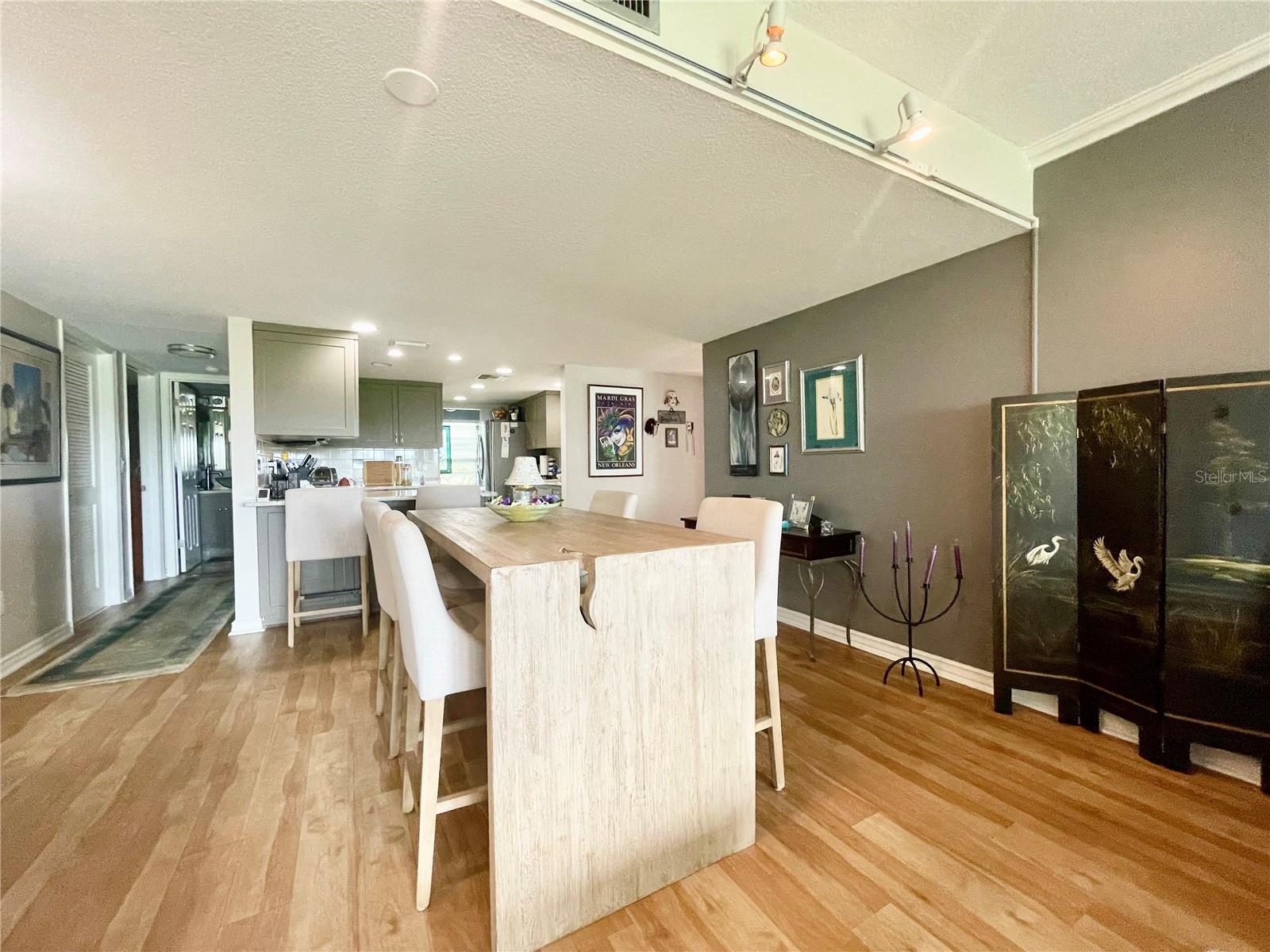 RANGER CONDO - Residential