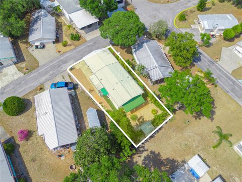 A home in LAKE WALES