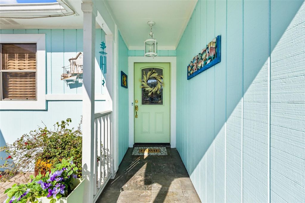 Photo of 6609 Mauna Loa Boulevard, Sarasota, FL 34241 (MLS # A4691414)