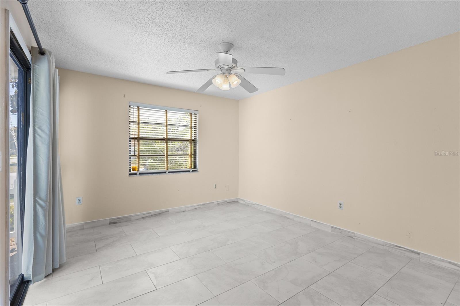 LAKE SARASOTA - Residential