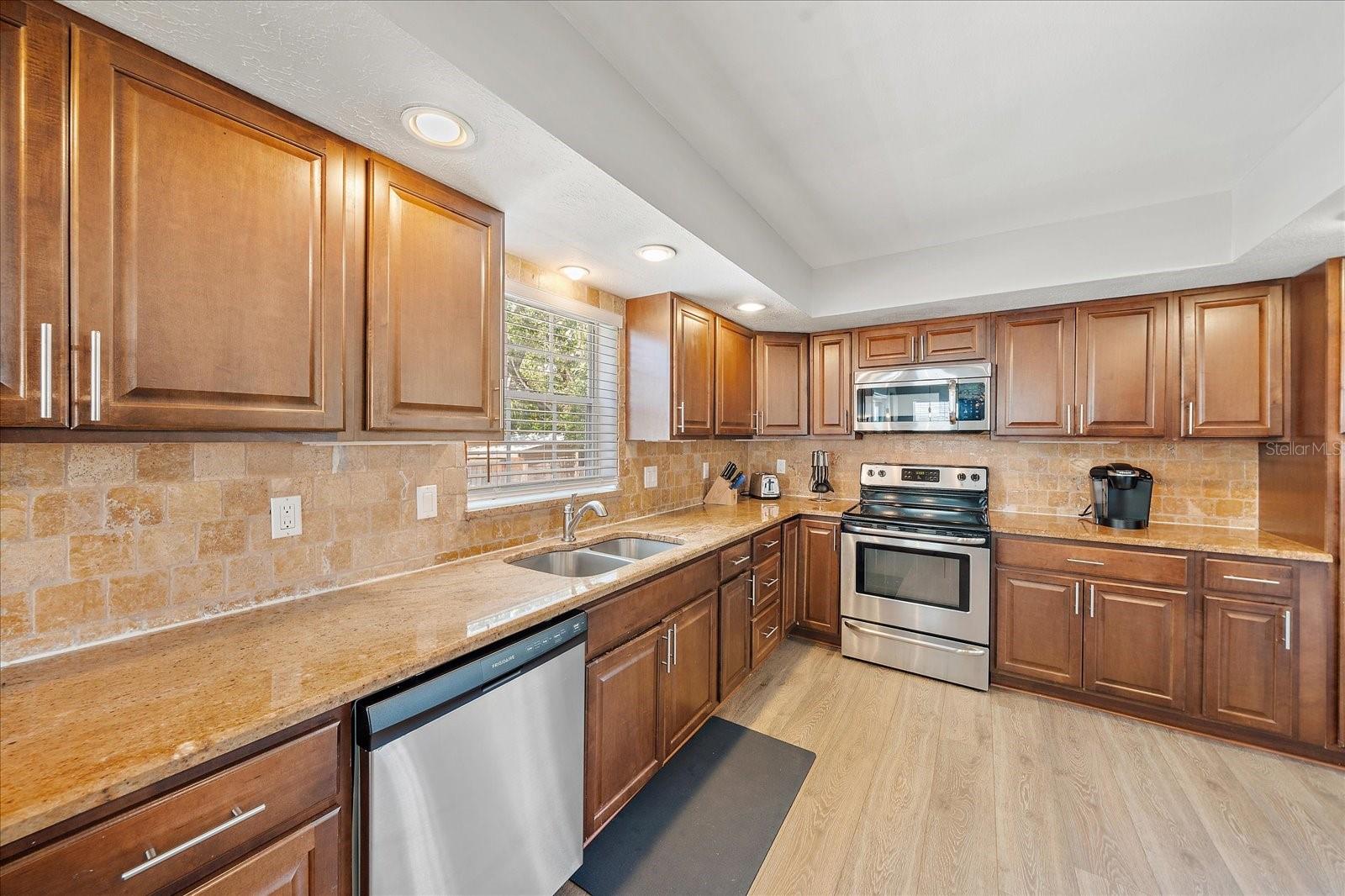 SIESTA BEACH - Residential