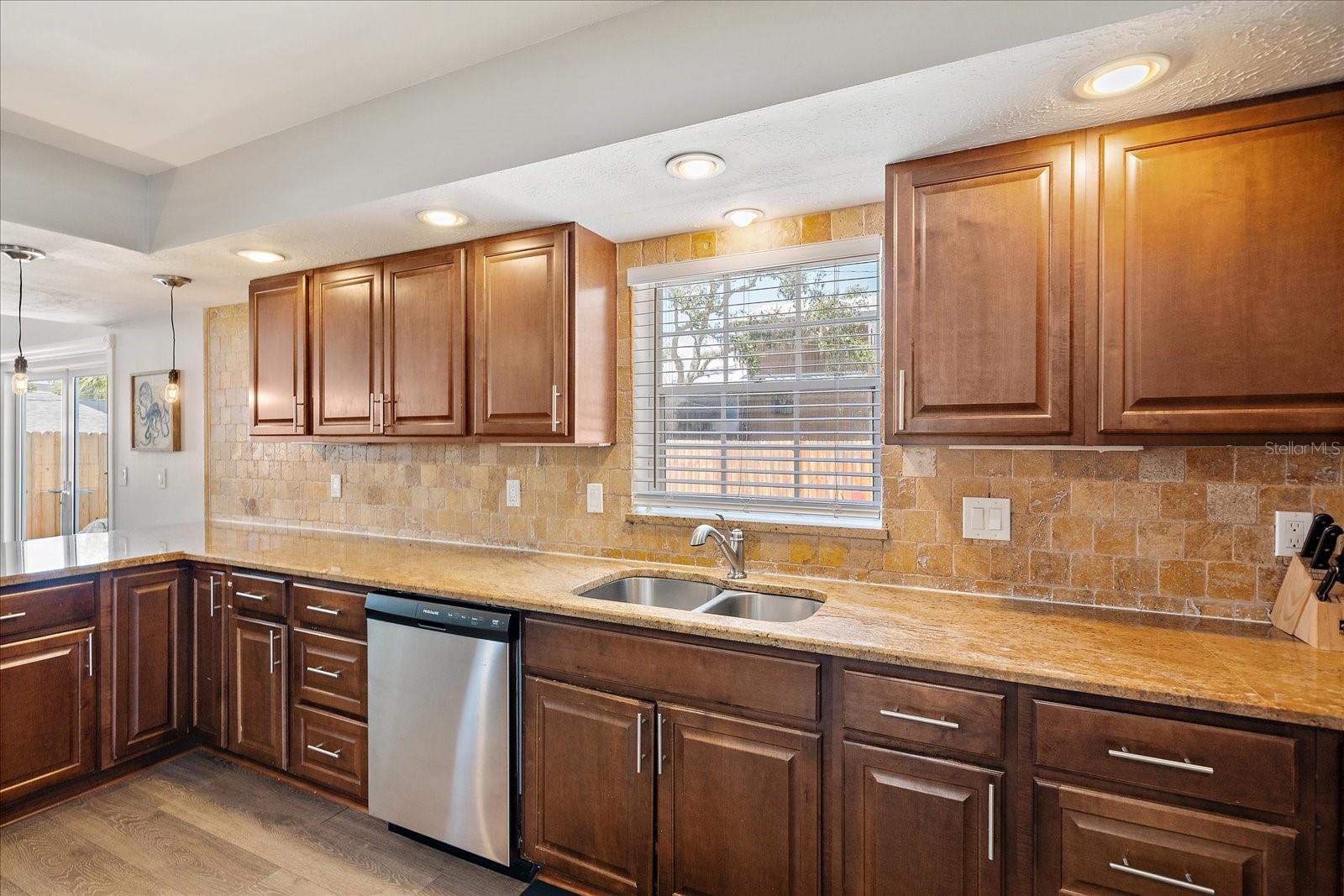 SIESTA BEACH - Residential