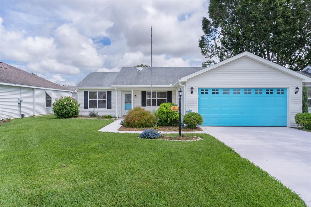 Photo of 807 Ramos Drive, The Villages, FL 32159 (MLS # G5099121)