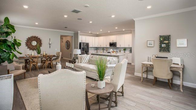 RESERVES AT HAMMOCK OAKS - Residential