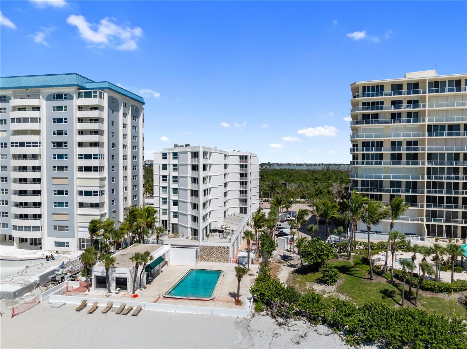 LIDO HARBOUR TOWERS - Residential