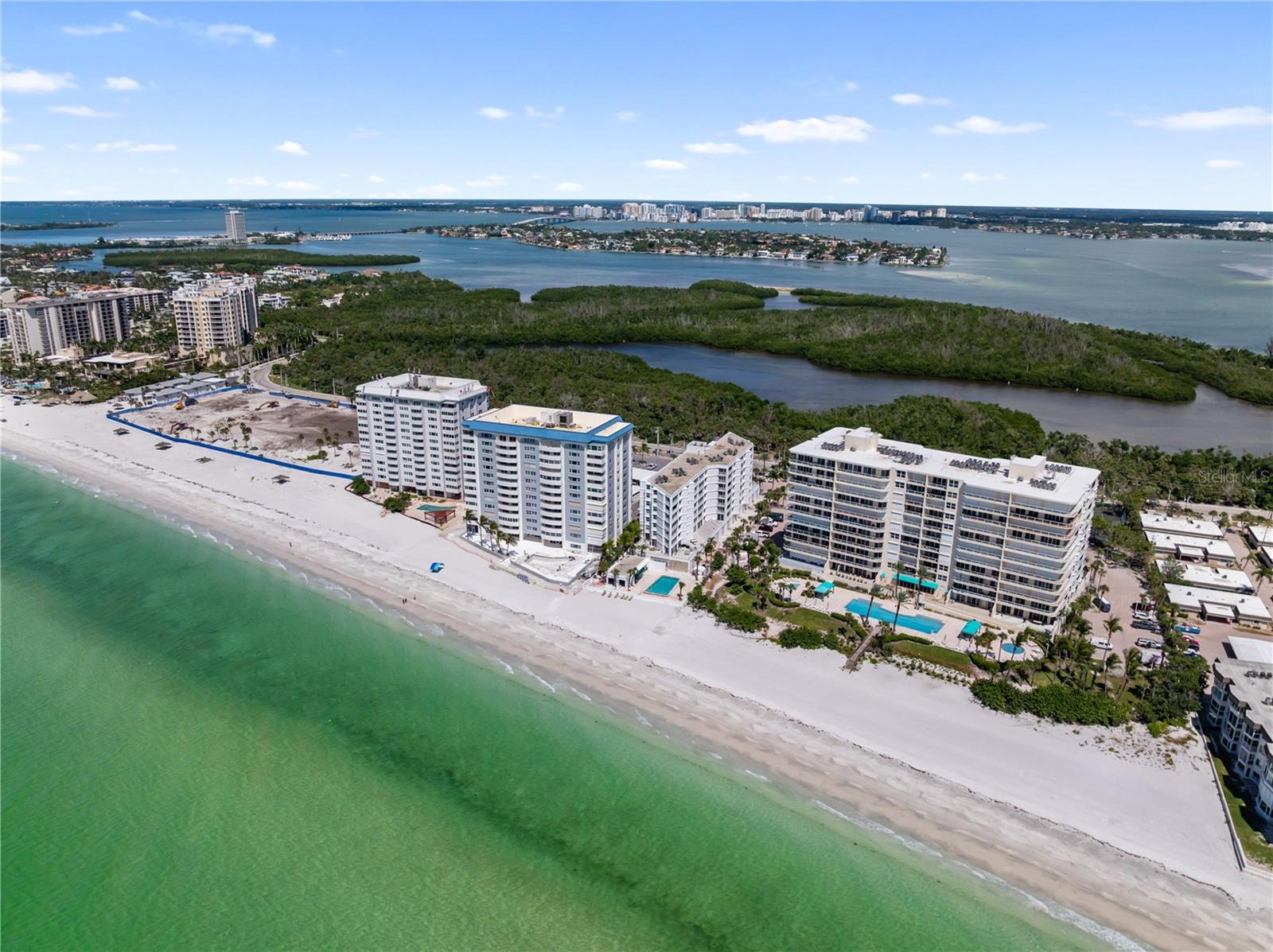LIDO HARBOUR TOWERS - Residential