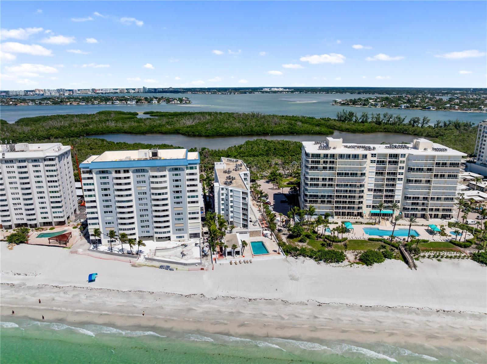 LIDO HARBOUR TOWERS - Residential