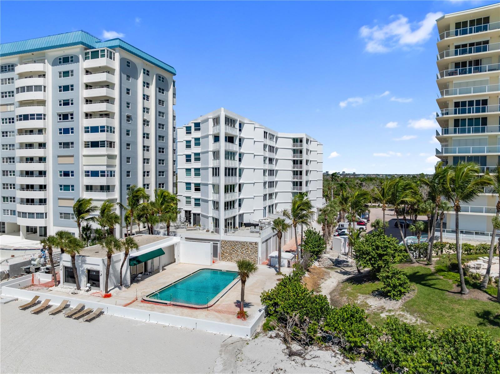 LIDO HARBOUR TOWERS - Residential