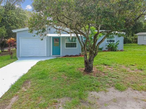 A home in PLANT CITY