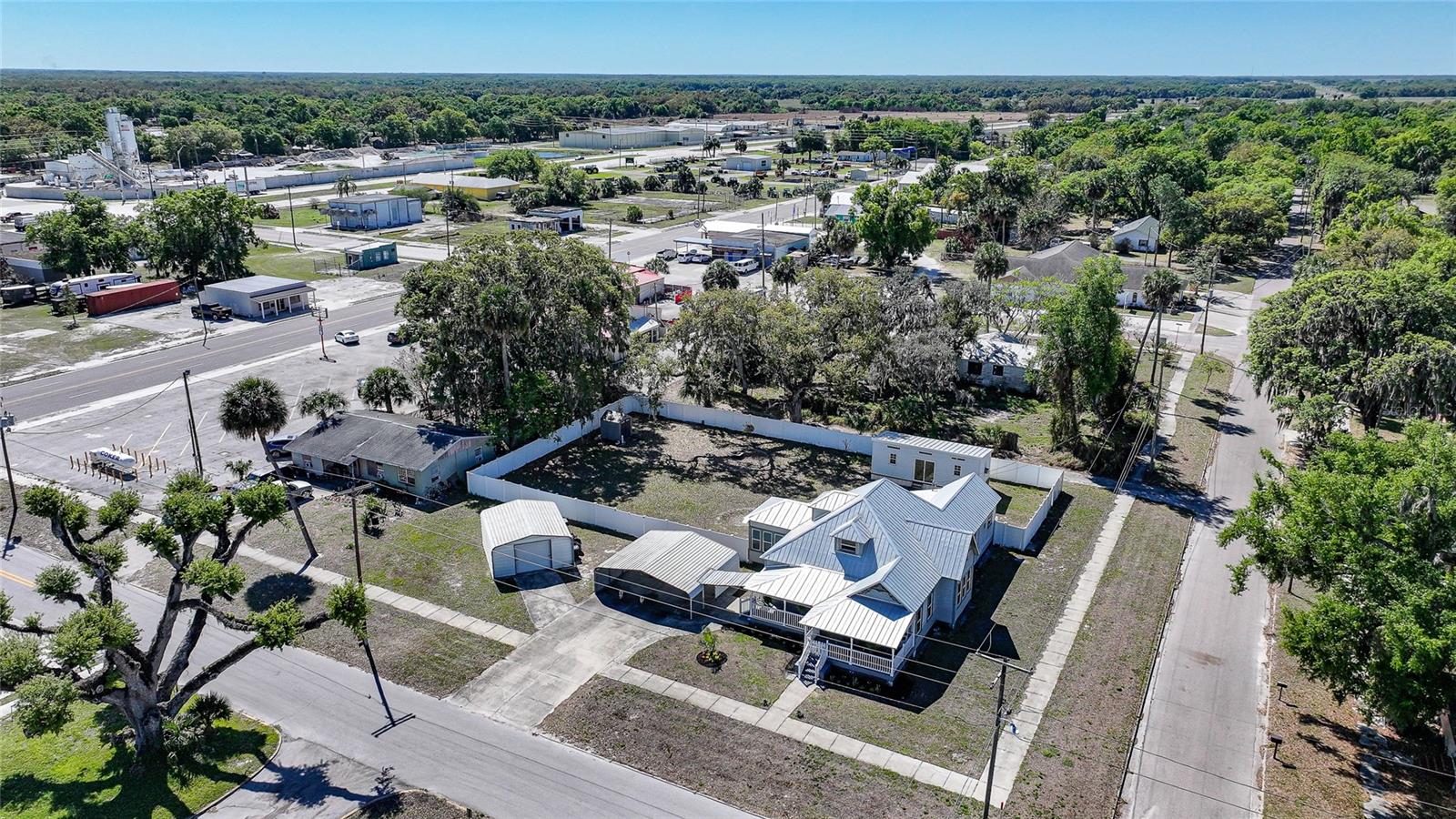 TOWN/ZOLFO SPGS - Residential