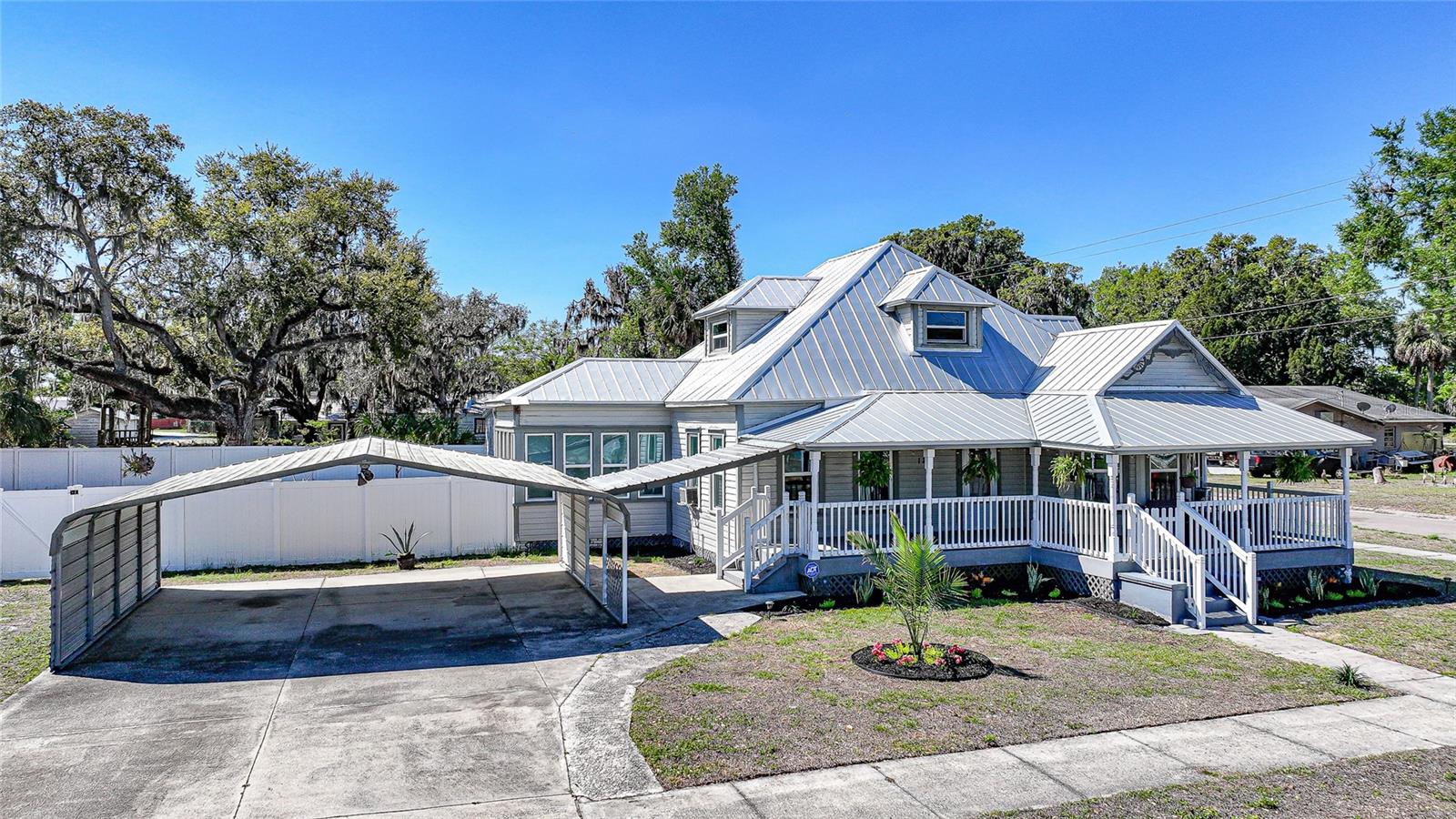 TOWN/ZOLFO SPGS - Residential