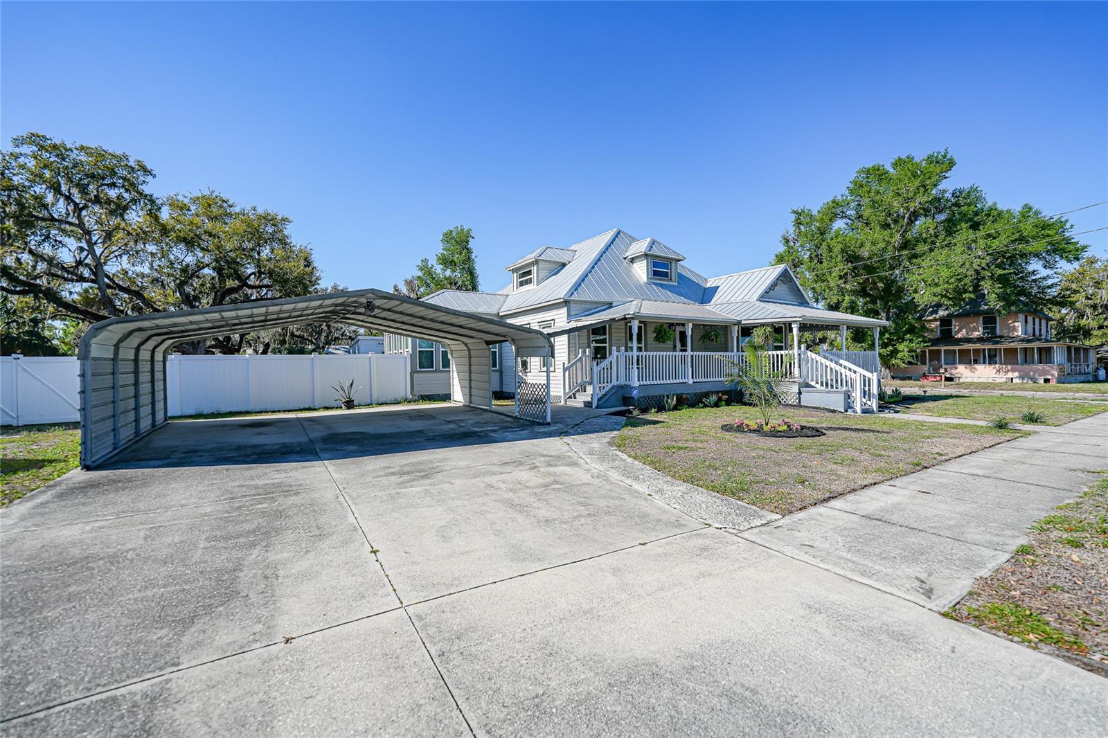 TOWN/ZOLFO SPGS - Residential