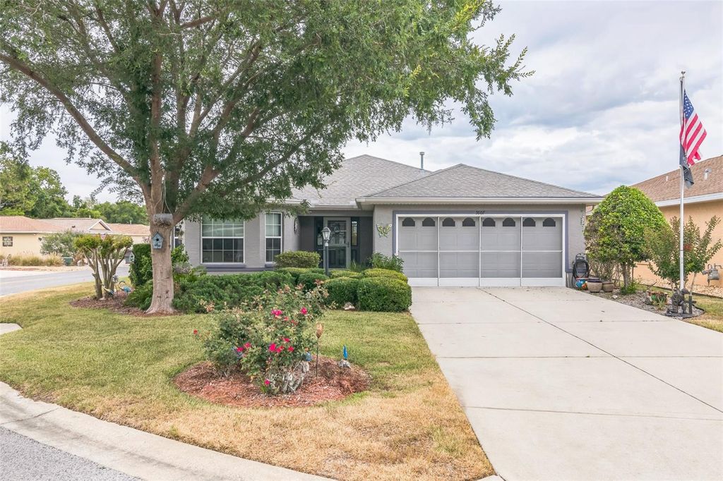 Photo of 9107 SW 102nd Circle, Ocala, FL 34481 (MLS # A4690338)