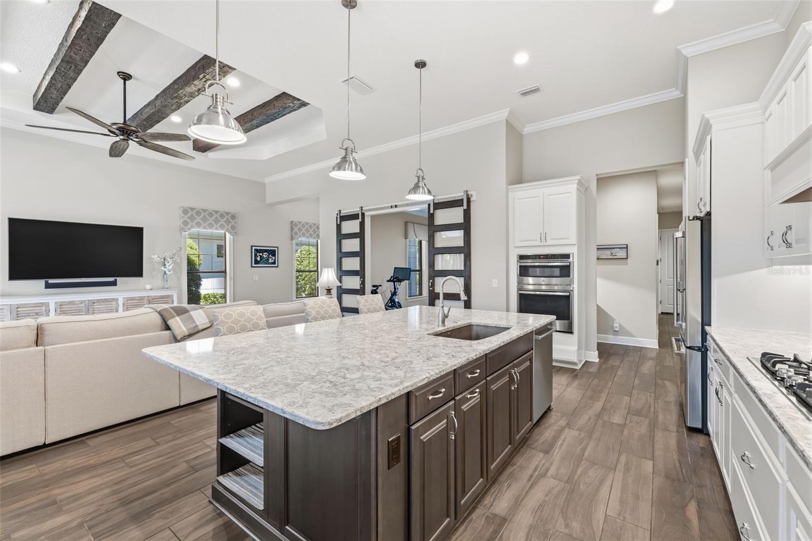 COUNTRY CLUB EAST AT LAKEWD RNCH VV1 - Residential