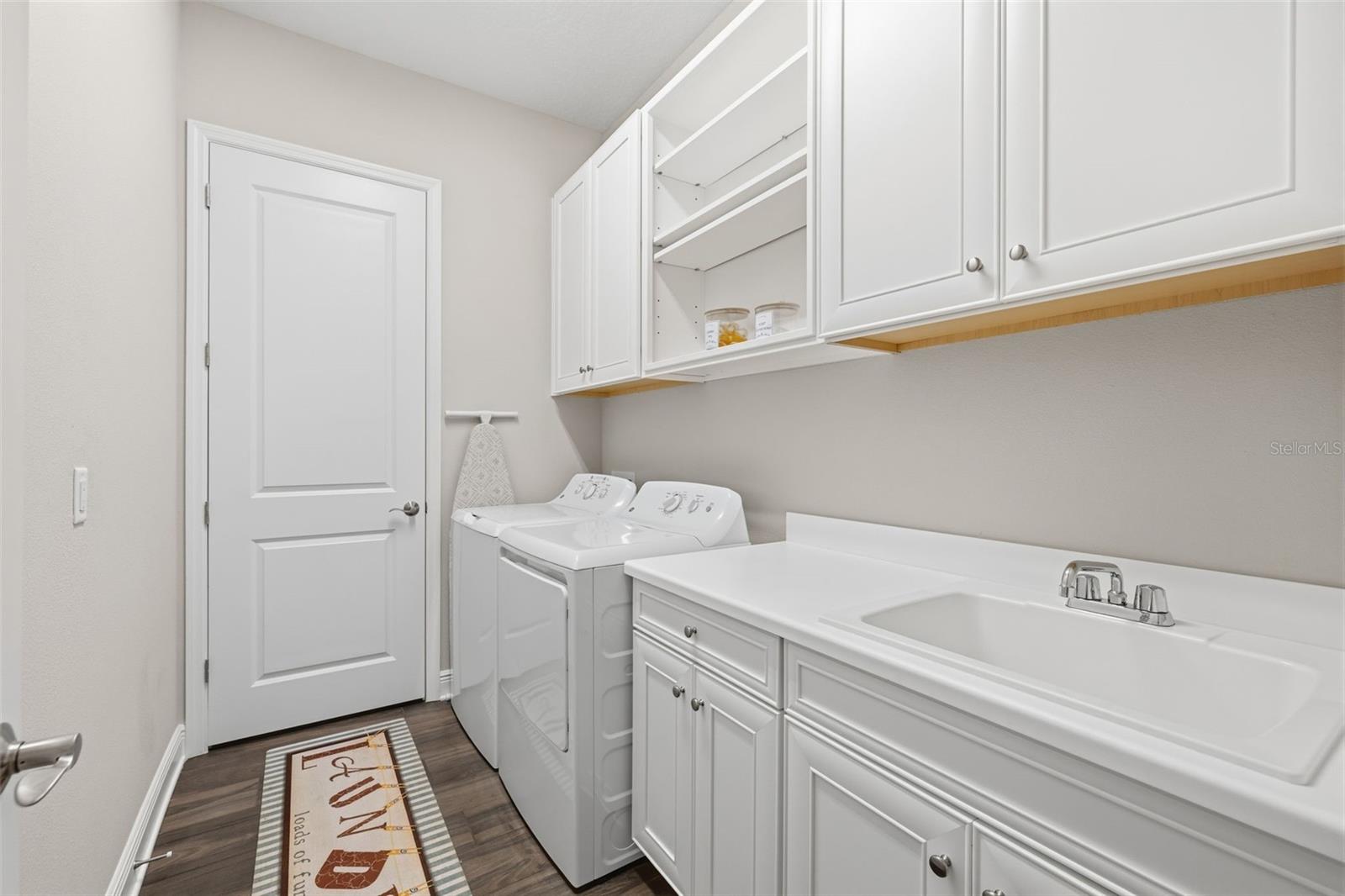 COUNTRY CLUB EAST AT LAKEWD RNCH VV1 - Residential