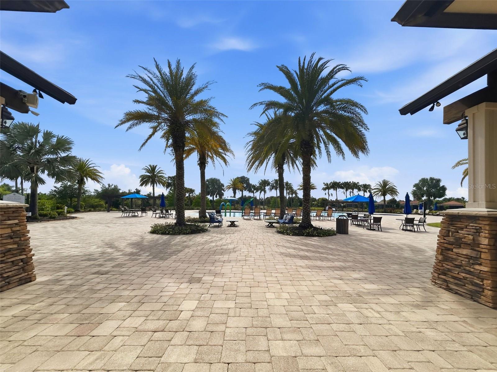 COUNTRY CLUB EAST AT LAKEWD RNCH VV1 - Residential