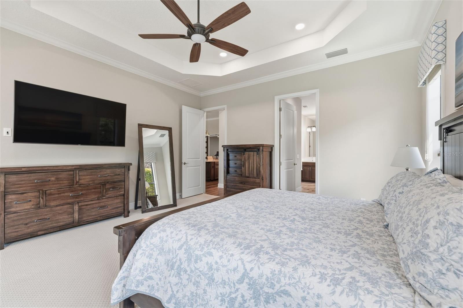 COUNTRY CLUB EAST AT LAKEWD RNCH VV1 - Residential