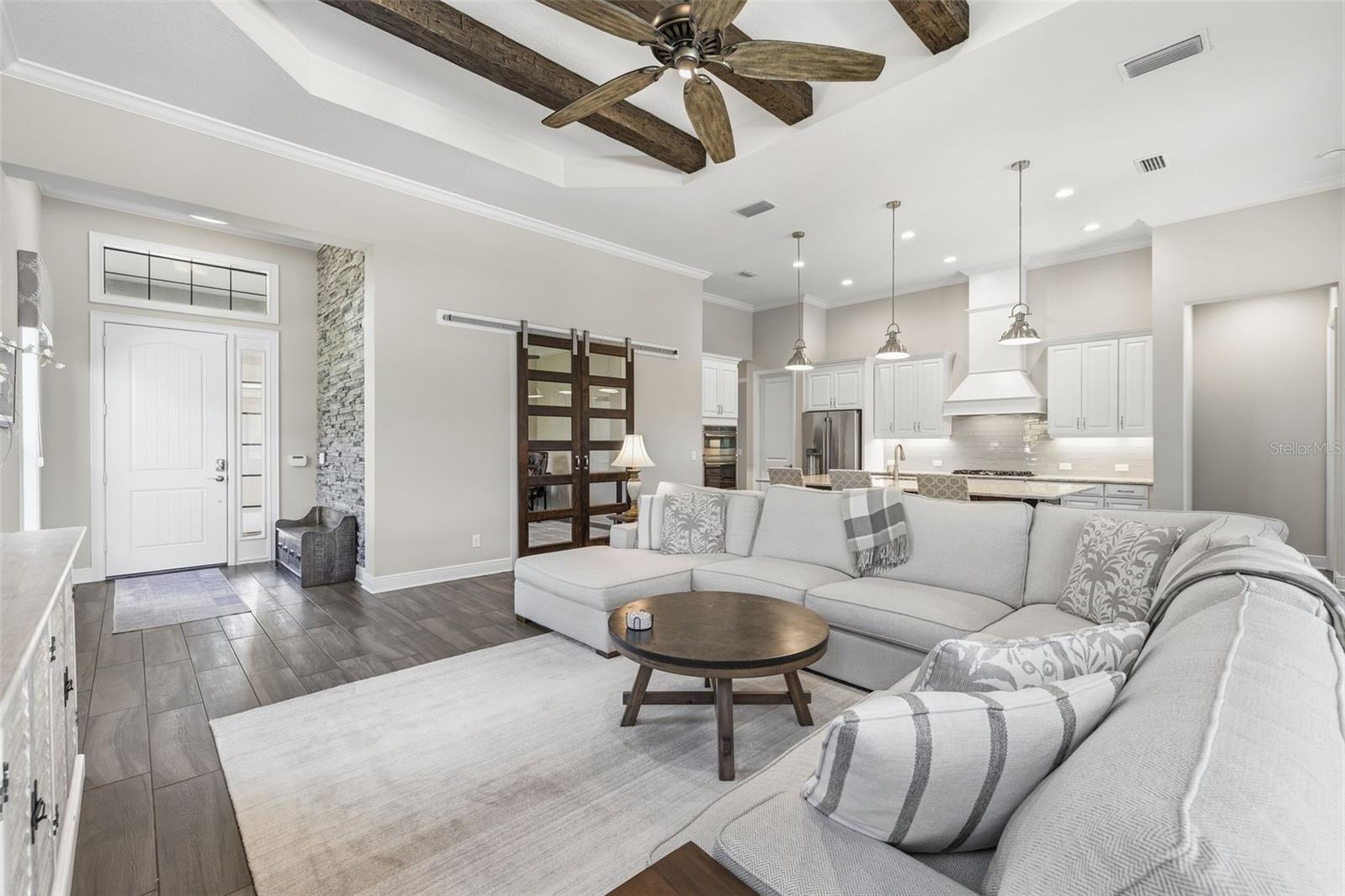 COUNTRY CLUB EAST AT LAKEWD RNCH VV1 - Residential