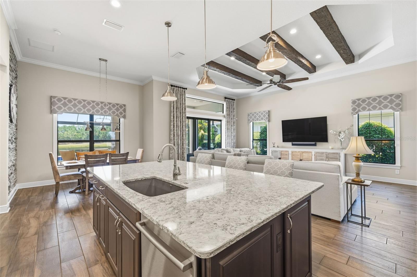 COUNTRY CLUB EAST AT LAKEWD RNCH VV1 - Residential