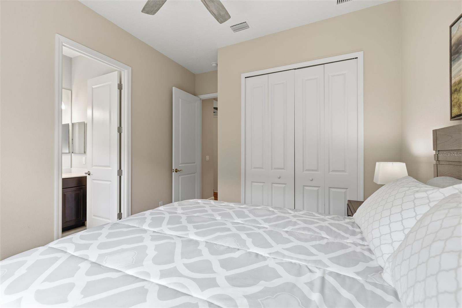 COUNTRY CLUB EAST AT LAKEWD RNCH VV1 - Residential
