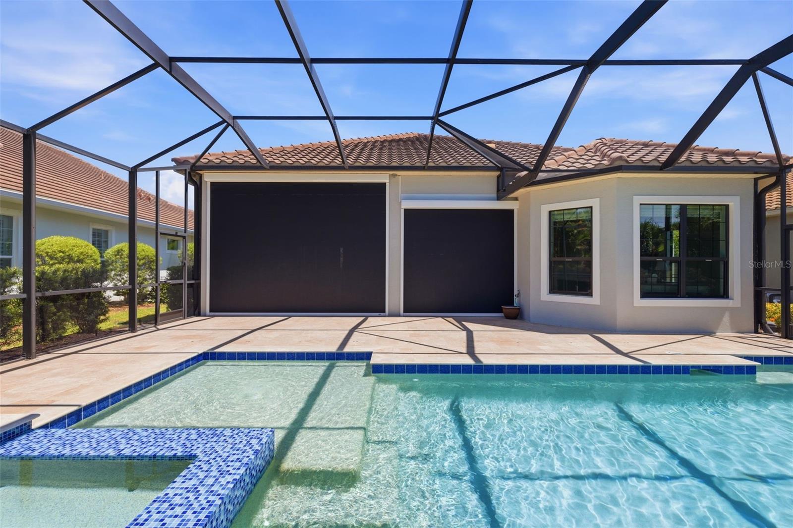 COUNTRY CLUB EAST AT LAKEWD RNCH VV1 - Residential