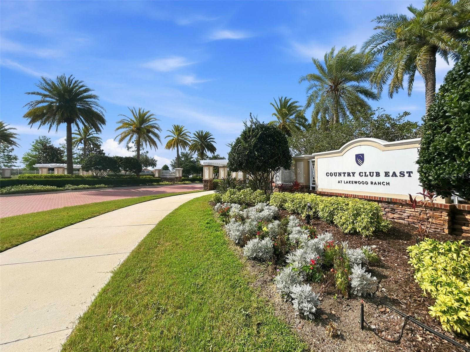 COUNTRY CLUB EAST AT LAKEWD RNCH VV1 - Residential