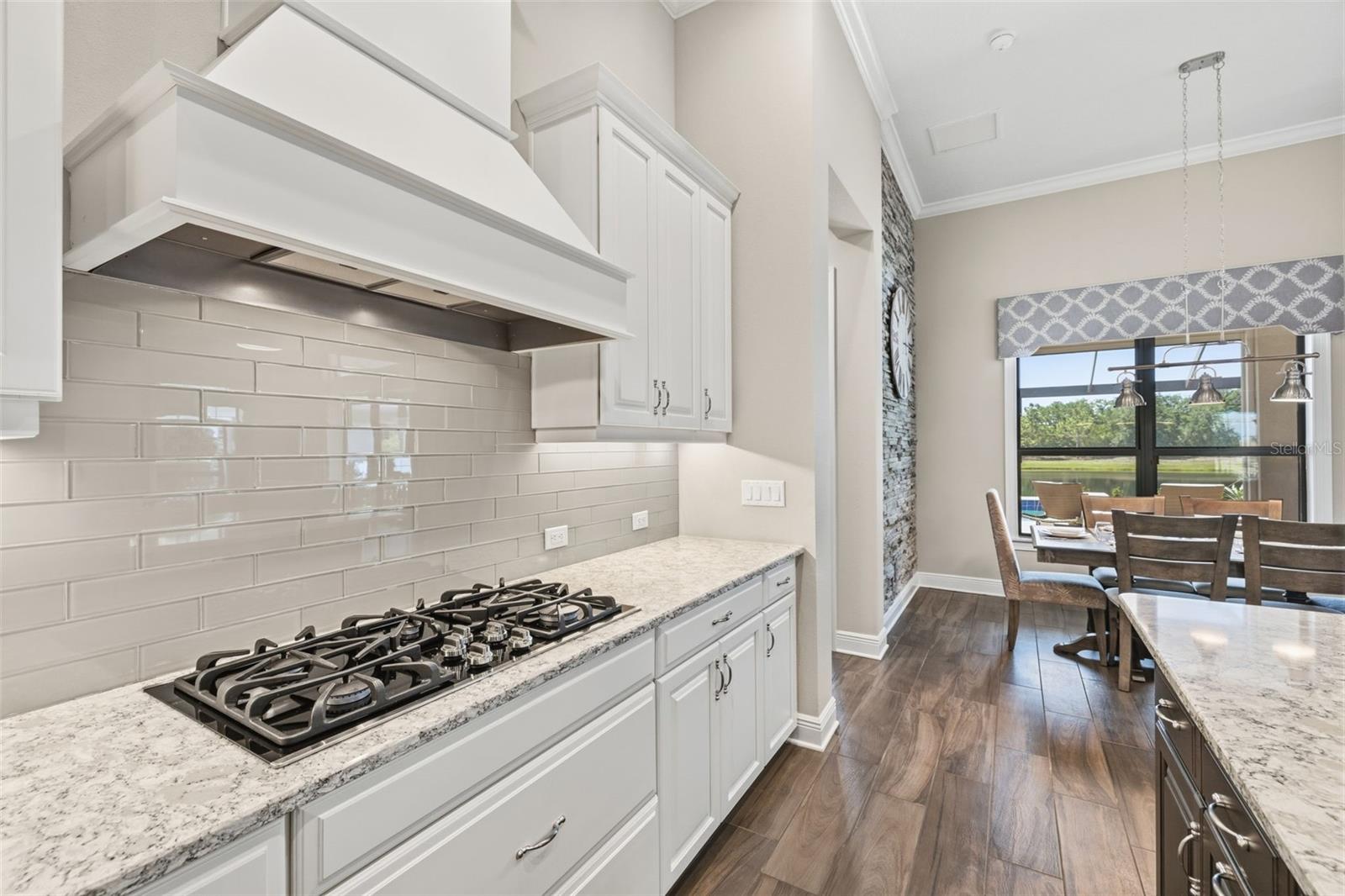 COUNTRY CLUB EAST AT LAKEWD RNCH VV1 - Residential