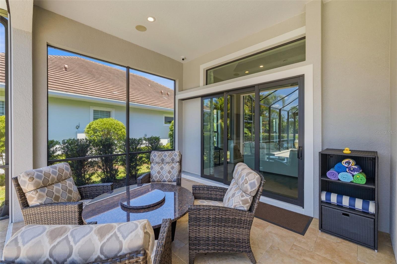 COUNTRY CLUB EAST AT LAKEWD RNCH VV1 - Residential