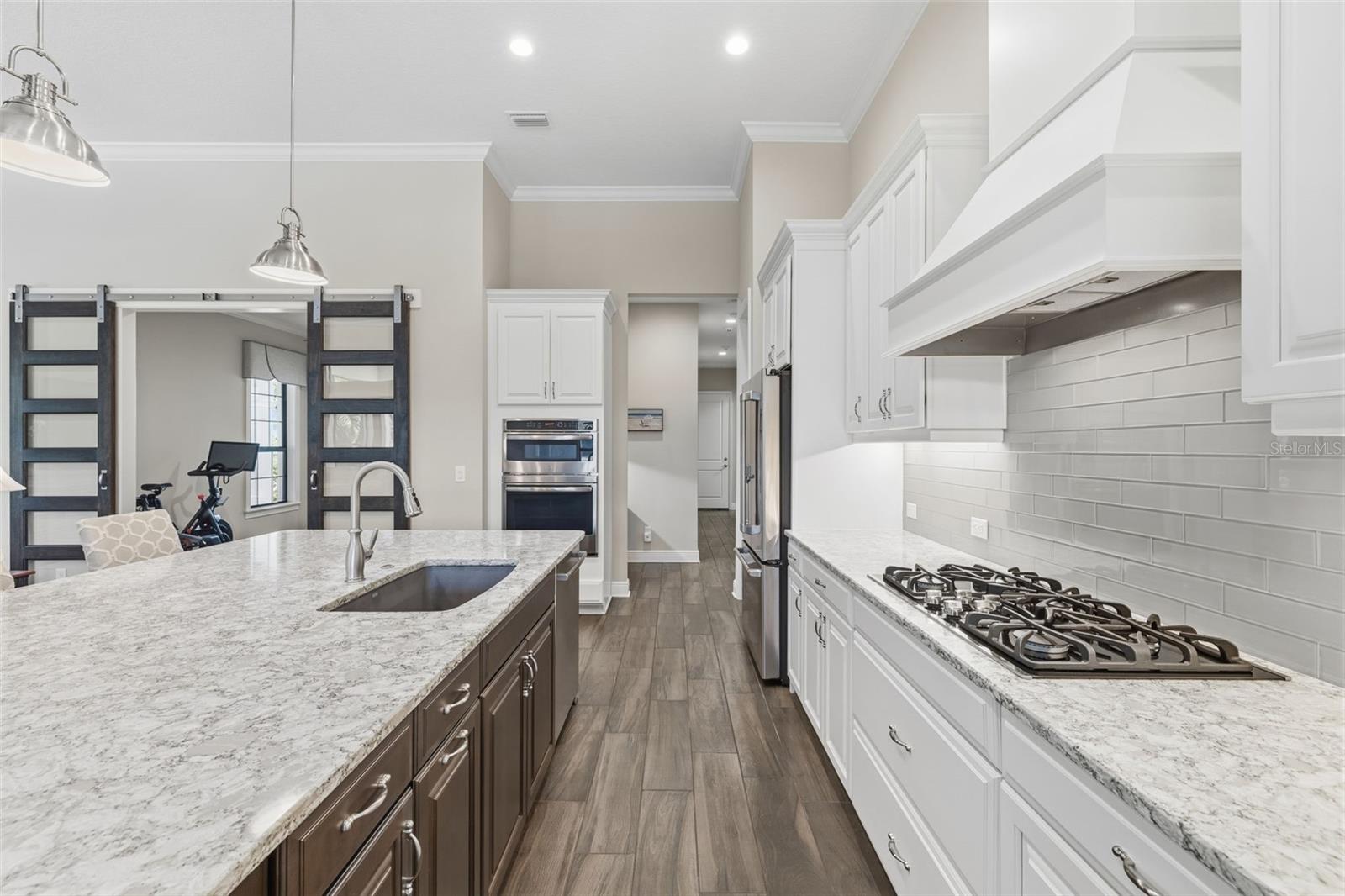 COUNTRY CLUB EAST AT LAKEWD RNCH VV1 - Residential