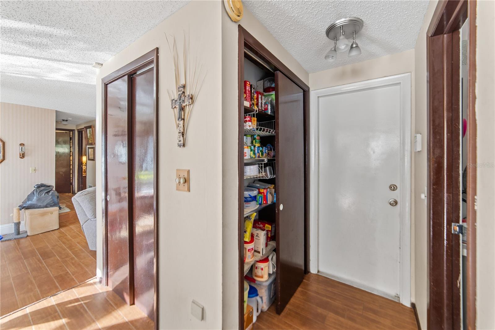 HILLANDALE - Residential