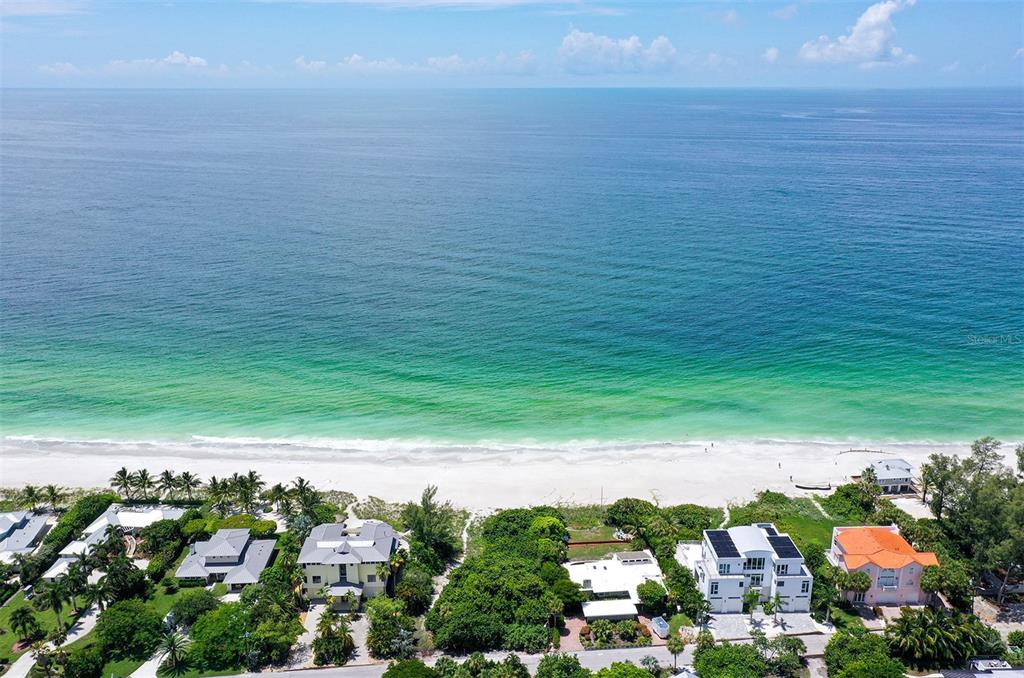 SLEEPY LAGOON - Land