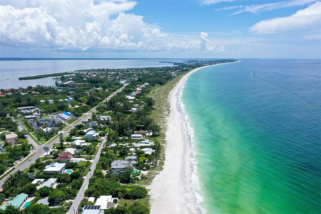 SLEEPY LAGOON - Land