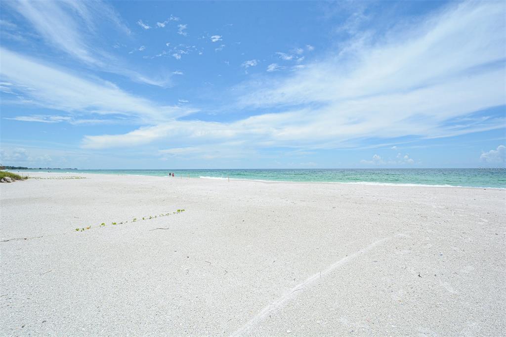 SLEEPY LAGOON - Land