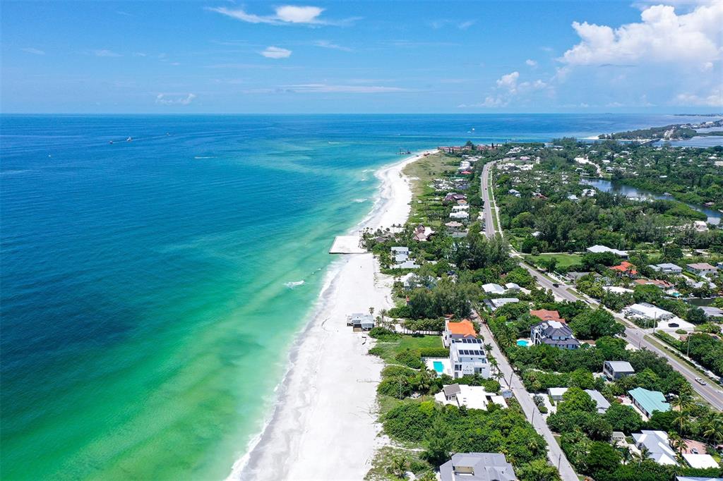 SLEEPY LAGOON - Land