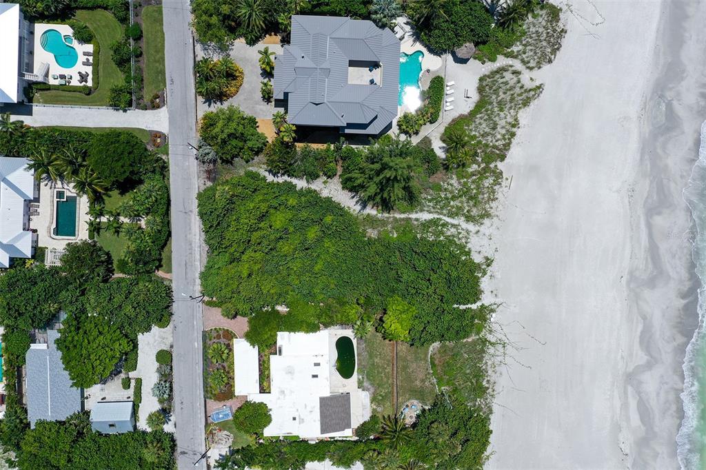 SLEEPY LAGOON - Land