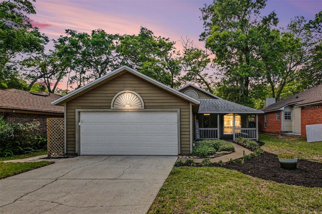 Photo of 1510 Royal Oaks Drive, Apopka, FL 32703 (MLS # O6399474)