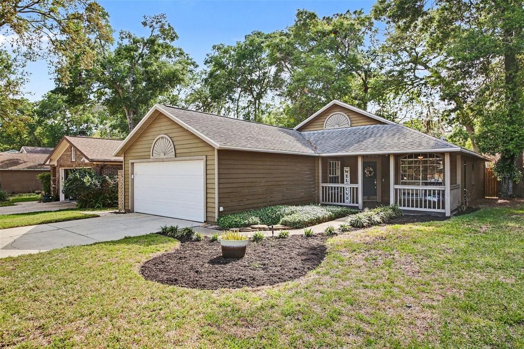 Photo of 1510 Royal Oaks Drive, Apopka, FL 32703 (MLS # O6399474)