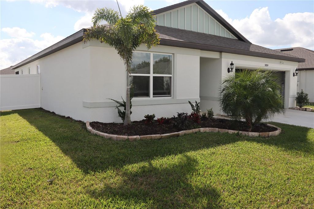 Photo of 1059 Michelangelo Lane, Winter Haven, FL 33884 (MLS # S5142551)