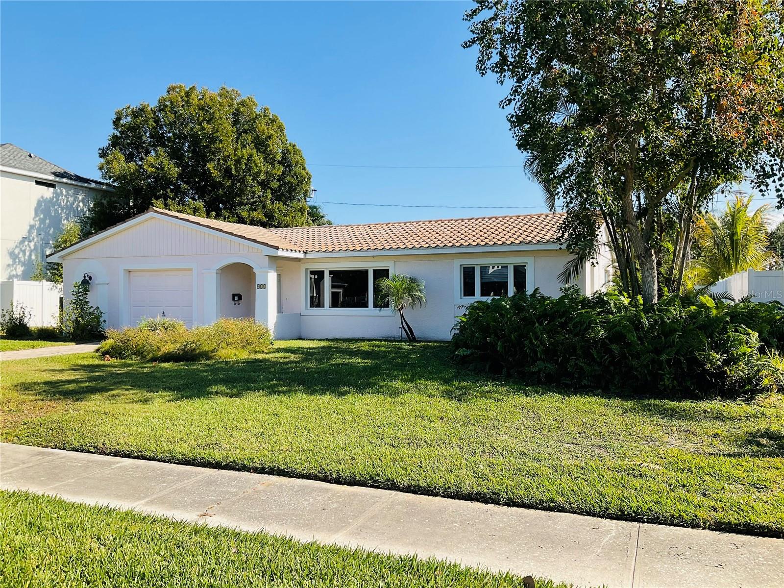 901 EDEN ISLE BOULEVARD NE