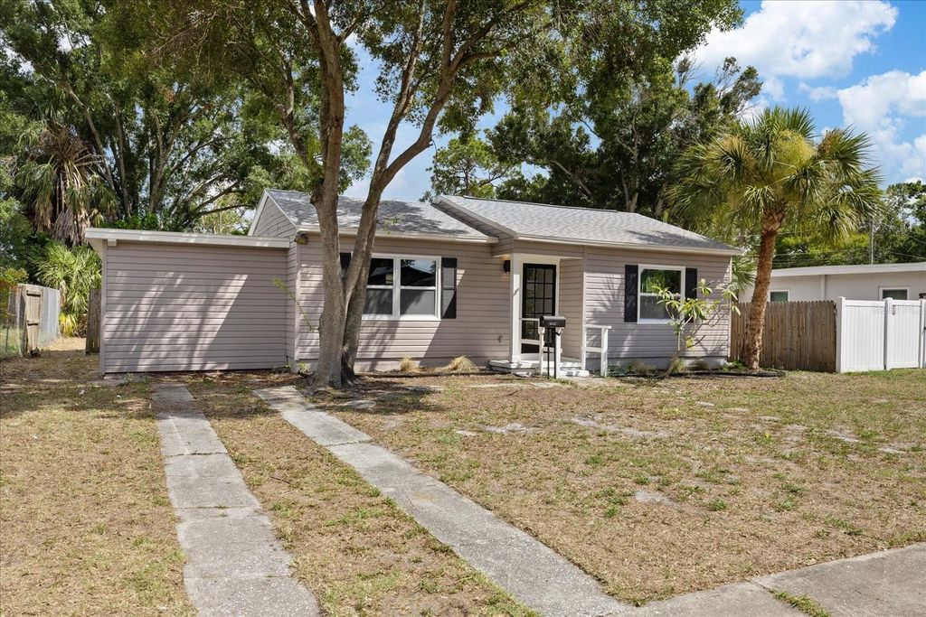 Photo of 8211 Diagonal Road N, St Petersburg, FL 33702 (MLS # W7887127)